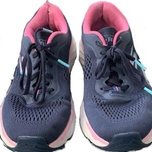 Skechers Max Cushioning 6.5 running shoes sneakers comfy